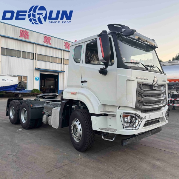 Synottrok Howo NX 6 × 4 Truck Tractor